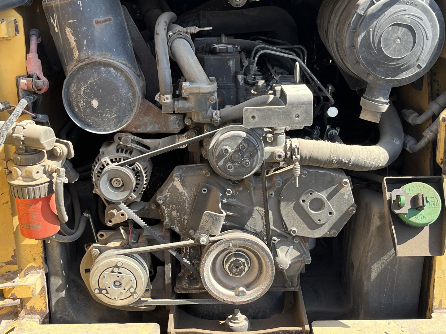 ./imagenes/INVOICE/2019/16087/MINICARGADOR CATERPILLAR 246C (13).JPG